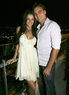 14514064_gallery__290x400.jpg